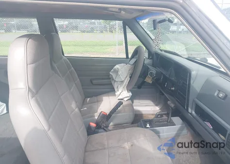 1995 Jeep Cherokee Se from USA, damaged, VIN 1J4FJ27S9SL653741